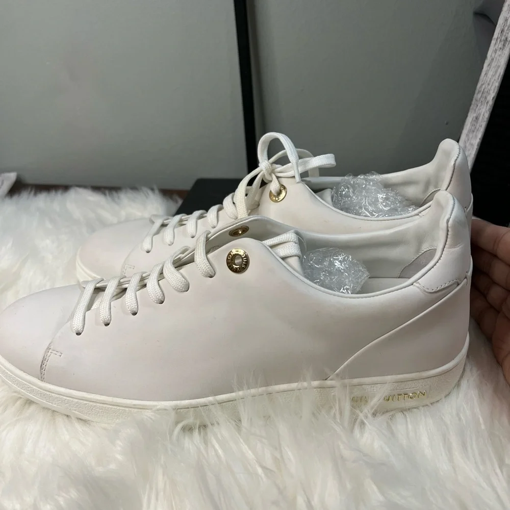 𝅺LOUIS vuitton white sneakers (size 40) check description - Picture 4 of 17